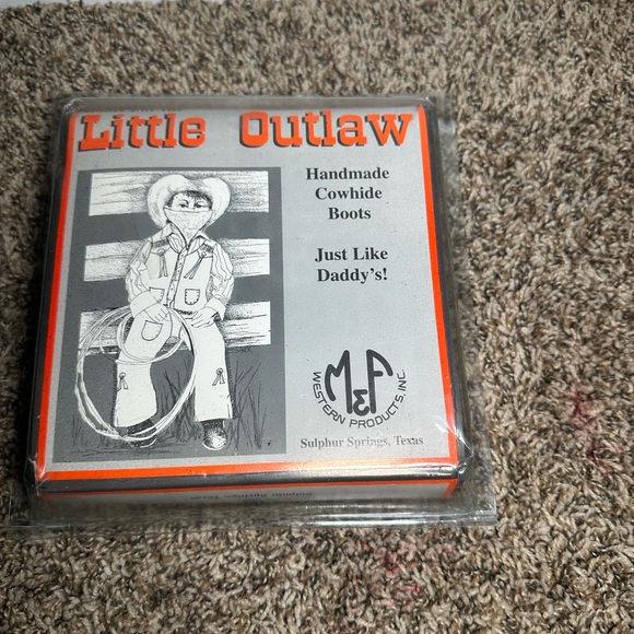 Little Outlaw Red Boots - Picture 2 of 12